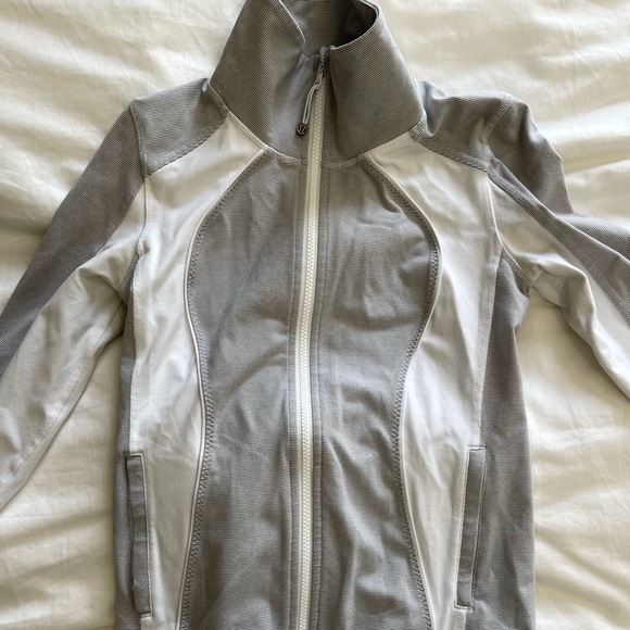 Lululemon Zip Up Jacket Long in size 6 White and Light Grey - Picture 1 of 2